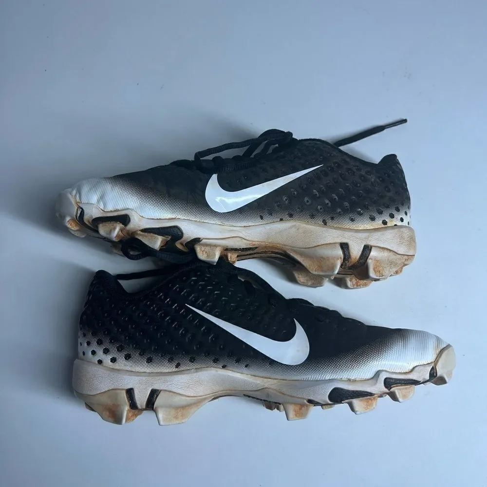 Nike VAPOR FASTFLEX  Men’s Size 4,5 Baseball and Softball Cleats